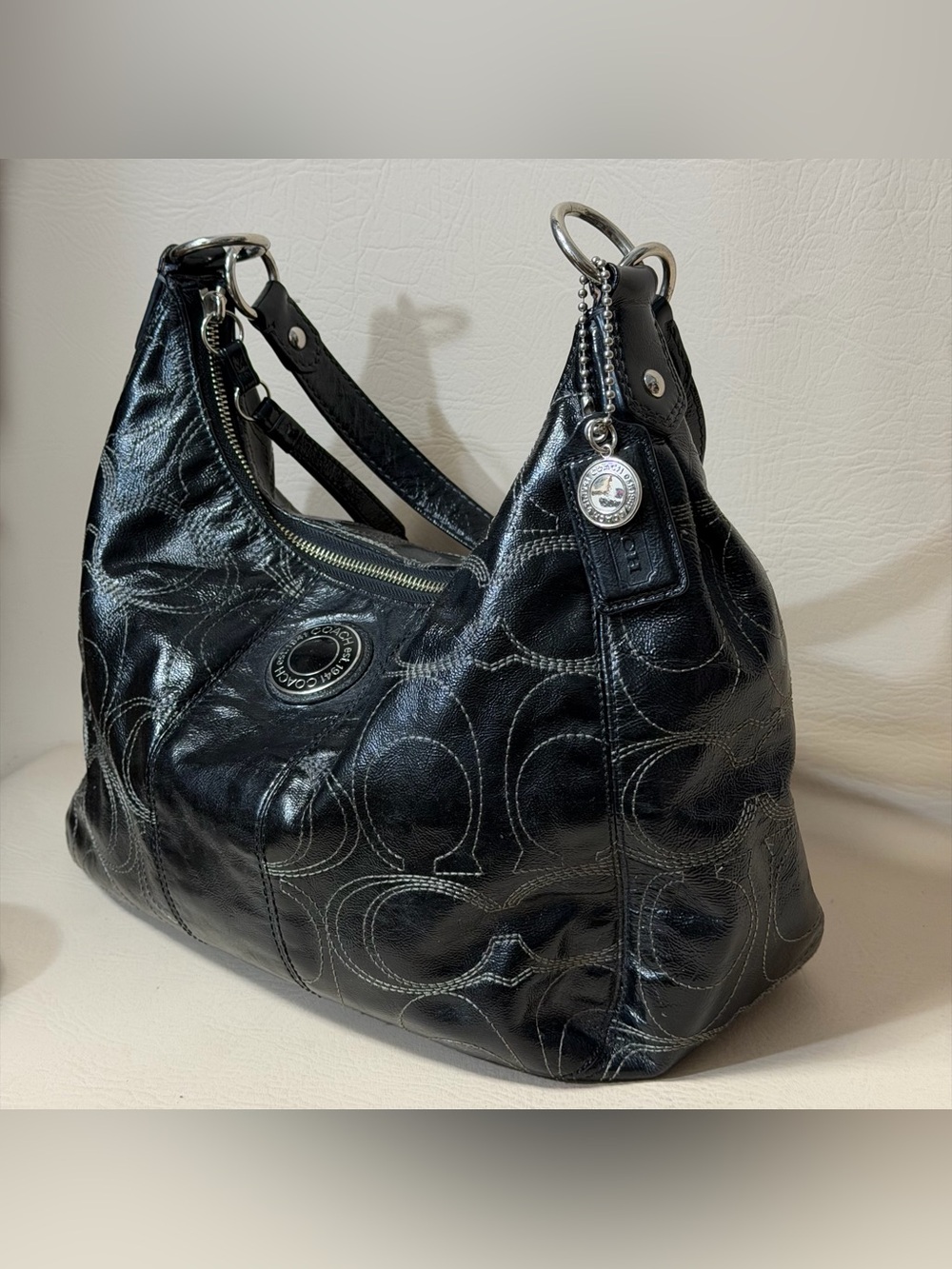 COACH SIGNATURE STITCHED BLACK PATENT LEATHER HOBO BAG STYLE # F19282 - Picture 6 of 10